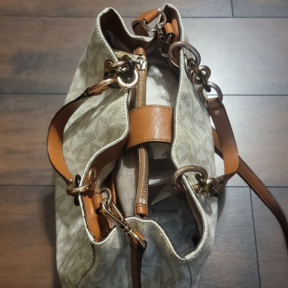 Michael Kors Cynthia MK Signature Satchel Shoulder Bag - Picture 3 of 6